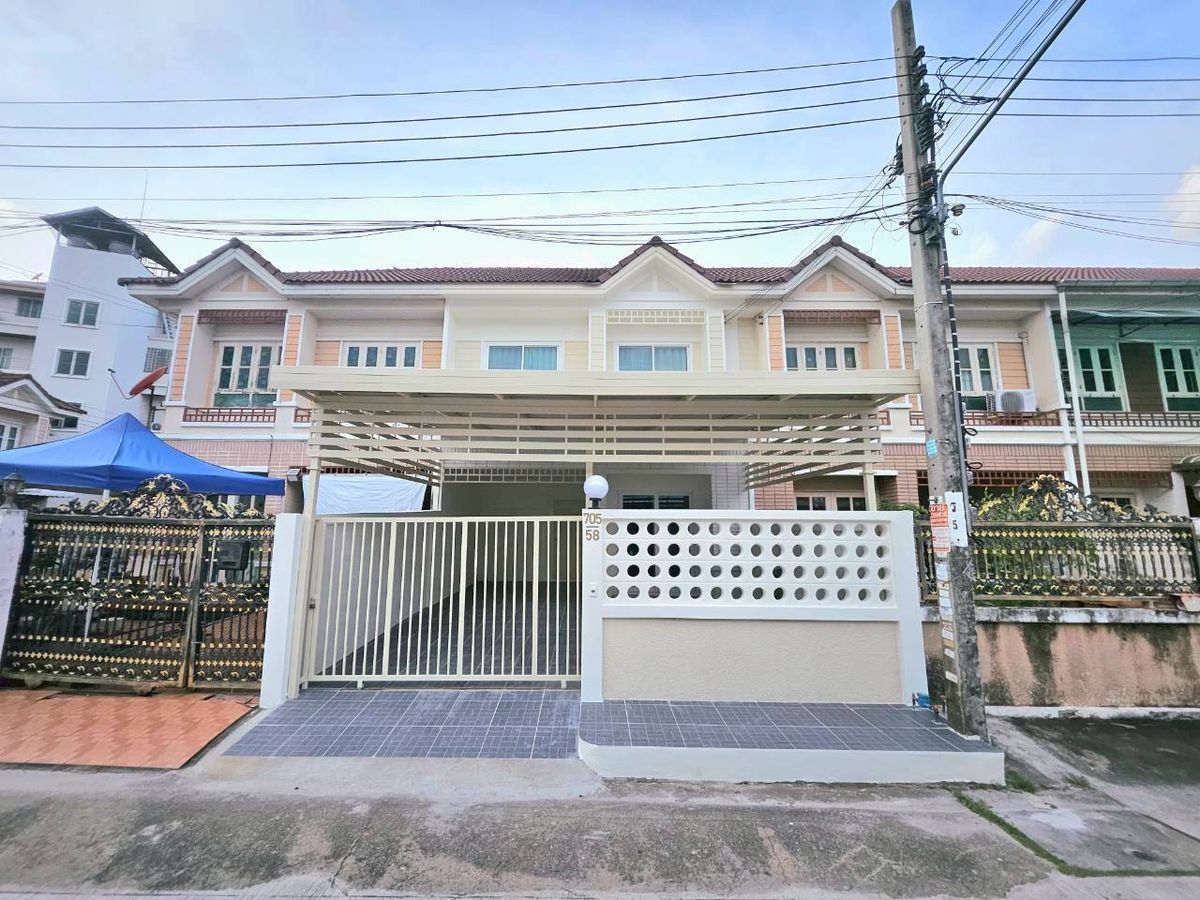 ขายทาวน์โฮมพระราม 2 บางขุนเทียน : 🏠ขาย ทาวน์เฮ้าส์ สินทวี ท่าข้าม 1 รีโนเวท สวยพร้อมอยู่‼️