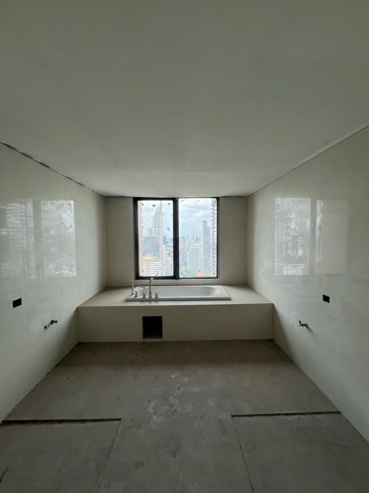 For SaleCondoRama9, Petchburi, RCA : Sell ​​Duplex Penthouse, Condo, Villa Asoke, 180 degrees, Pennsol, Asoke, 311 square meters, 3 car parks in the title deed, near SWU, MRT and headquarters.