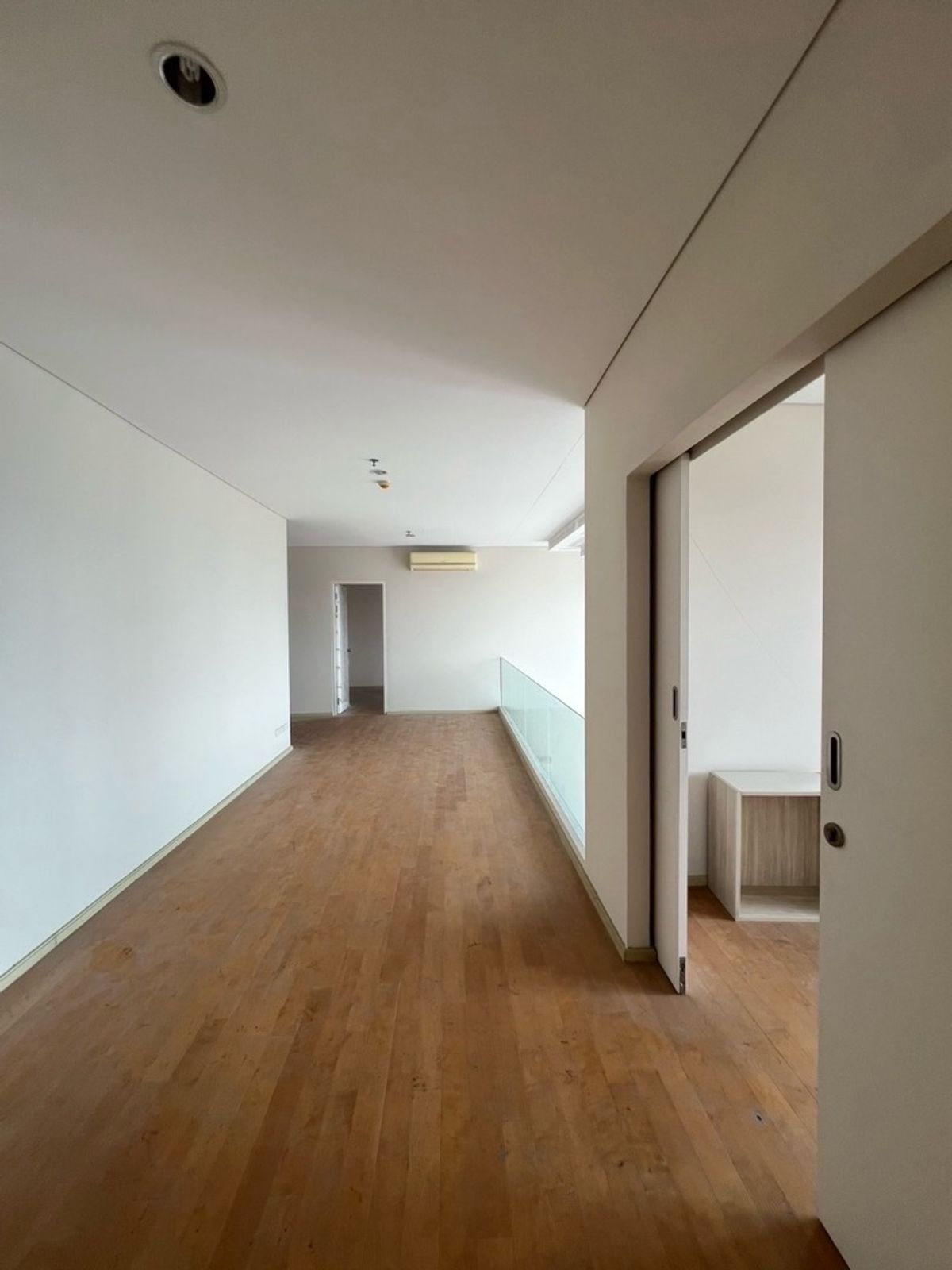 For SaleCondoRama9, Petchburi, RCA : Sell ​​Duplex Penthouse, Condo, Villa Asoke, 180 degrees, Pennsol, Asoke, 311 square meters, 3 car parks in the title deed, near SWU, MRT and headquarters.