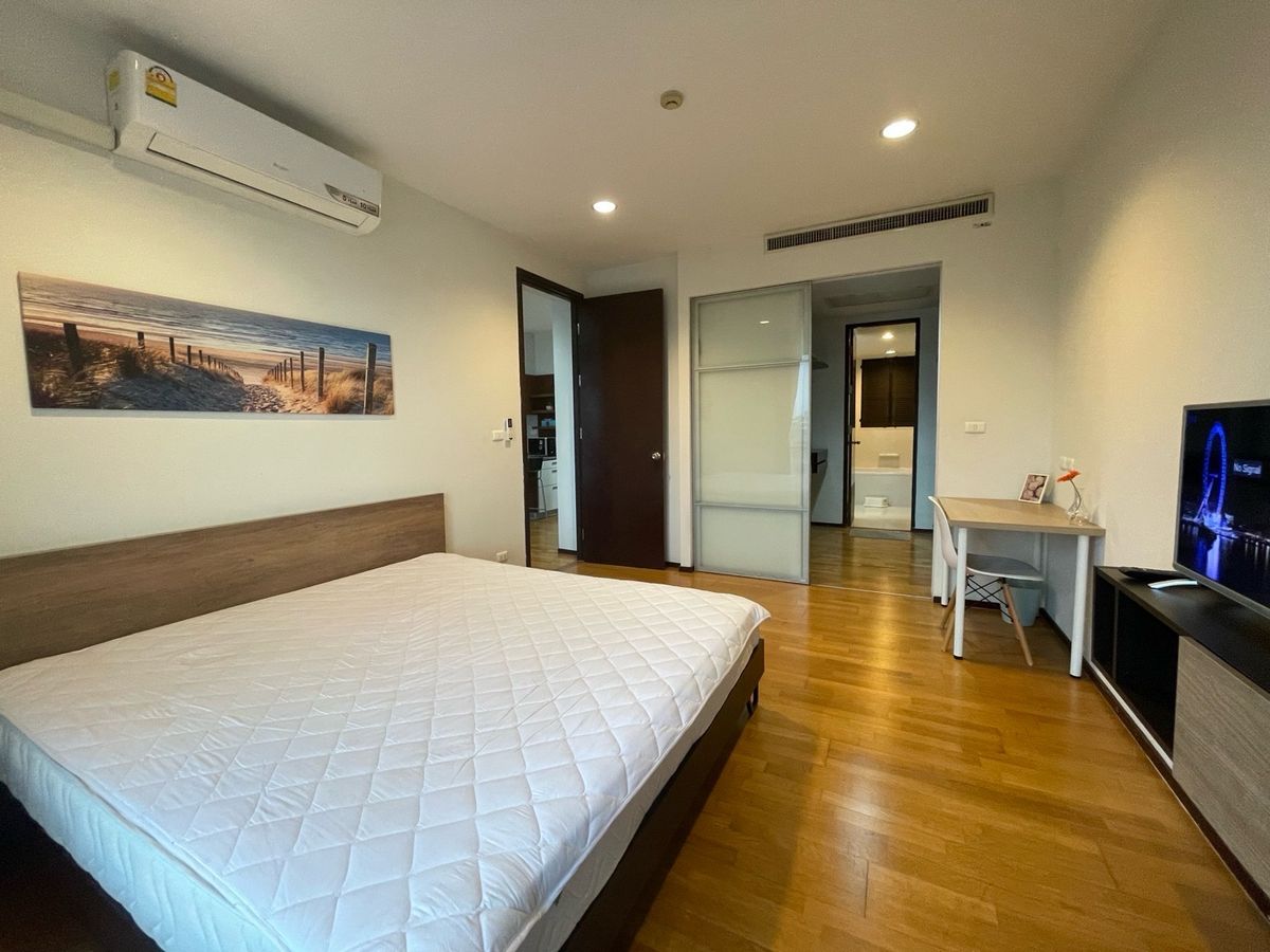 For RentCondoRatchadapisek, Huaikwang, Suttisan : 🔥For Rent Now🔥 Amanta Ratchada, spacious 2-bedroom unit with unobstructed view, fully furnished and ready to move in. Located next to MRT Cultural Centre station.