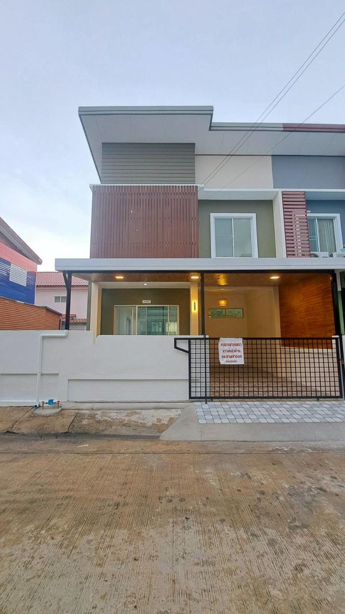 ขายทาวน์โฮมนนทบุรี บางใหญ่ บางบัวทอง : ขายทาวน์เฮ้าส์/ทาวน์โฮม  บัวทองธานี เฟส 17 ห้องมุม รีโนเวทใหม่ บางบัวทอง บางบัวทอง นนทบุรี CX-129452