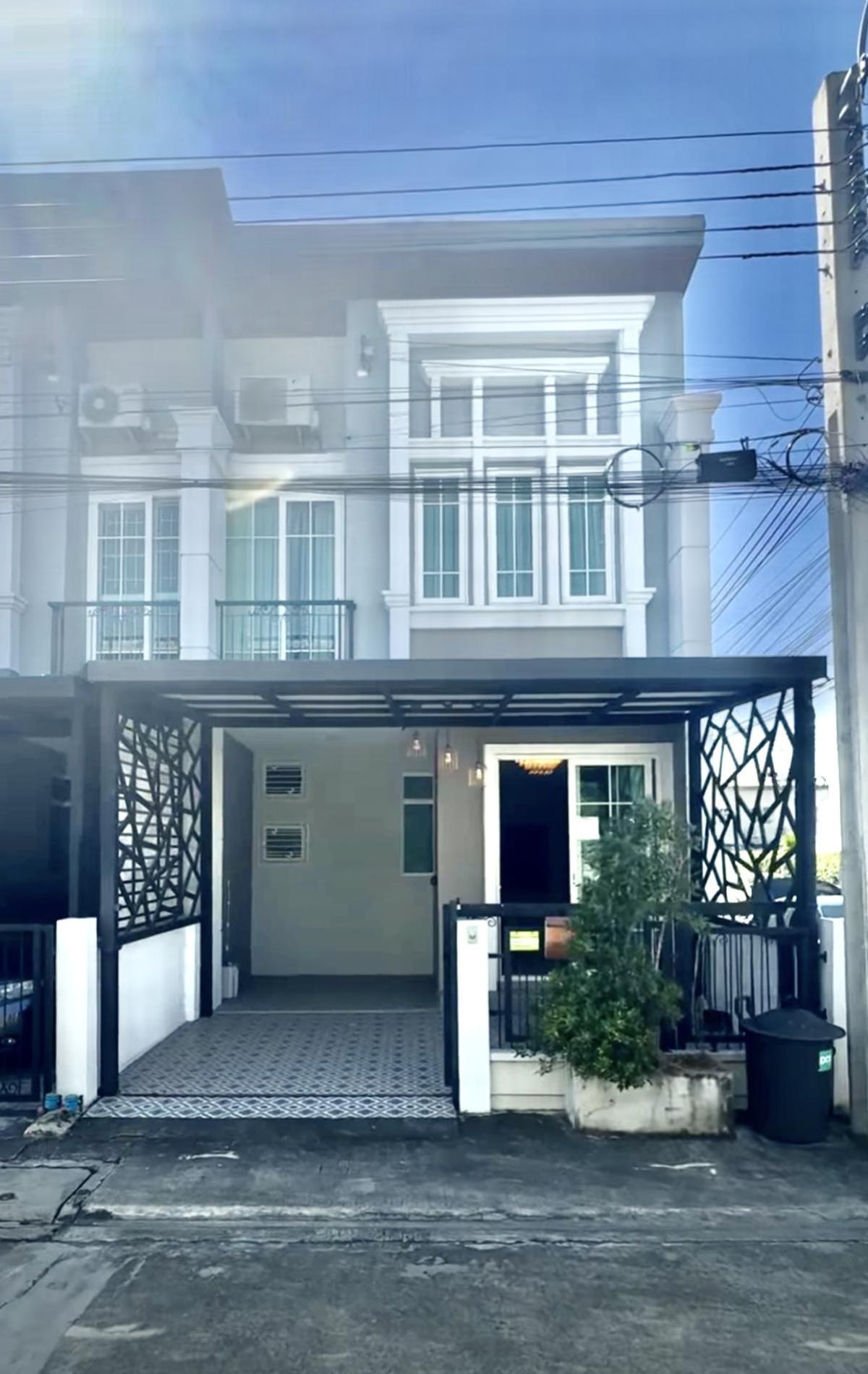 ขายทาวน์โฮมลาดกระบัง สุวรรณภูมิ : ขายทาวน์เฮ้าส์/ทาวน์โฮม  โกลเด้น ทาวน์ บางนา-สวนหลวง ดอกไม้ เขต ประเวศ กรุงเทพ CX-114922