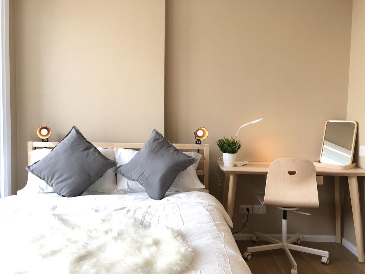 For RentCondoLadprao, Central Ladprao : Condo for rent in the heart of Lat Phrao Intersection, The Saint Residences, 1 bedroom, 17,000฿, near BTS/MRT! Complete with swimming pool and fitness center, convenient life anytime, anywhere!