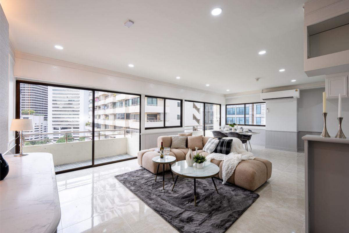 For SaleCondoSukhumvit, Asoke, Thonglor : Luxury condo with 2 bedrooms in the heart of Nana, size 117 sqm.Saranjai Mansion ready to move in, priced at only 10.9 million!