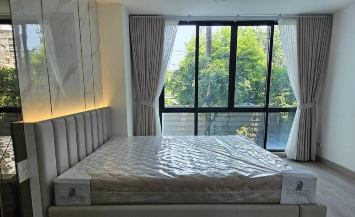 ขายคอนโดอ่อนนุช อุดมสุข : 28/02/2026, รวมค่าโอนขายคอนโด D65 เอกมัย 1 ห้องนอน 46.97 ตร.ม. ใกล้ BTS เริ่ม 3.85 ลบ. พร้อมสระว่ายน้ำ ฟิตเนส รักษาความปลอดภัย 24 ชม. ห้ามพลาด!