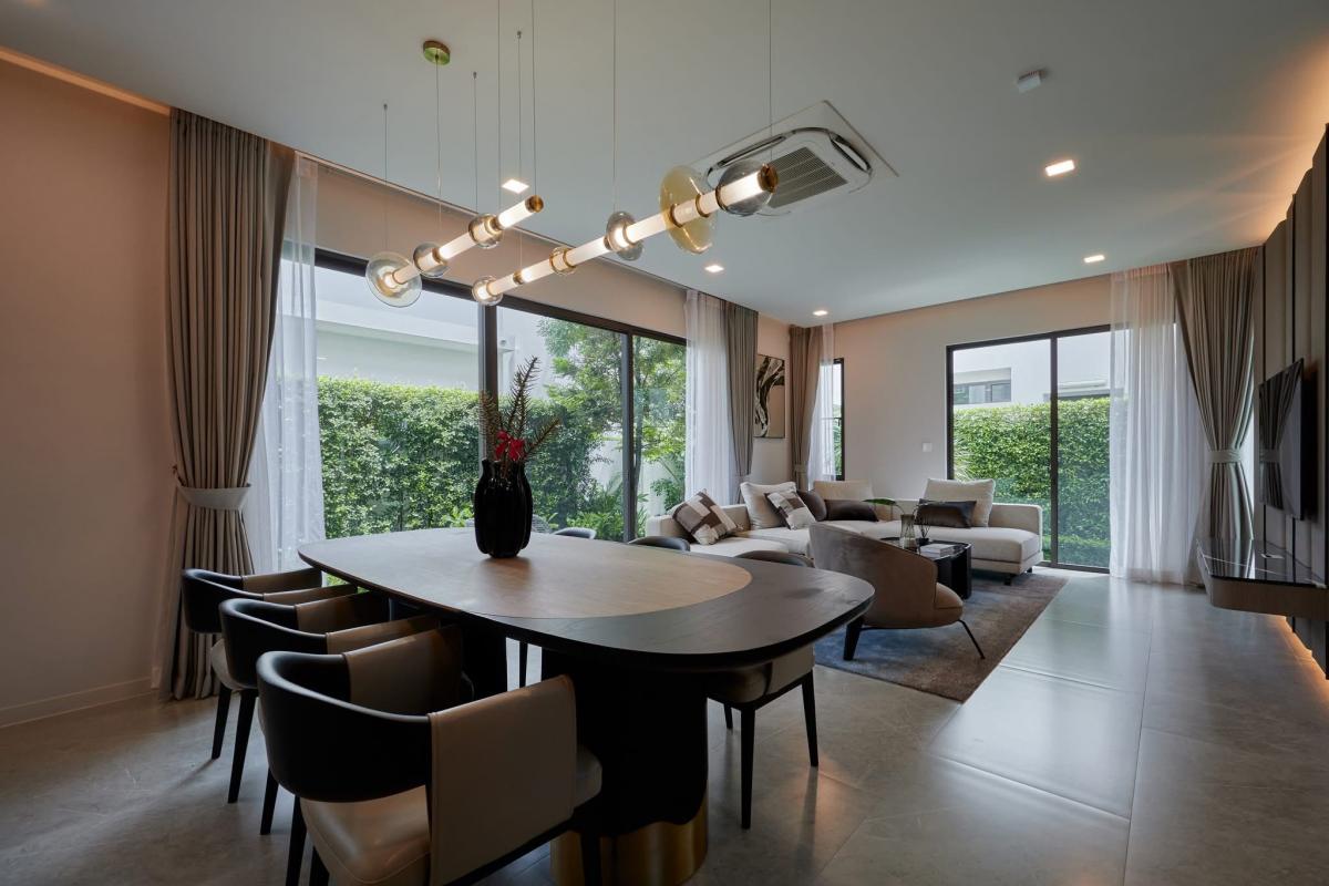 ให้เช่าบ้านสมุทรปราการ สำโรง : 28/02/2026, บ้านหรู 4นอน 5น้ำ มั่นธนา บางนา 240ตรม ใกล้สนามบิน เช่า145,000 ขายเพียง 22.9 ล้าน ตำแหน่งทอง!