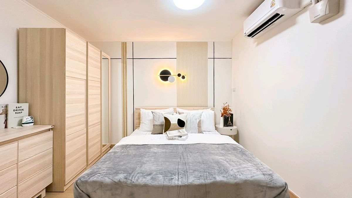 For SaleCondoSathorn, Narathiwat : 🏙🏡 Located in a condo like at home with 🌟LPN, Suan Plu-Sathorn 🌟 2 bedrooms 🎀 Very wide 🚅 Near the sky train.