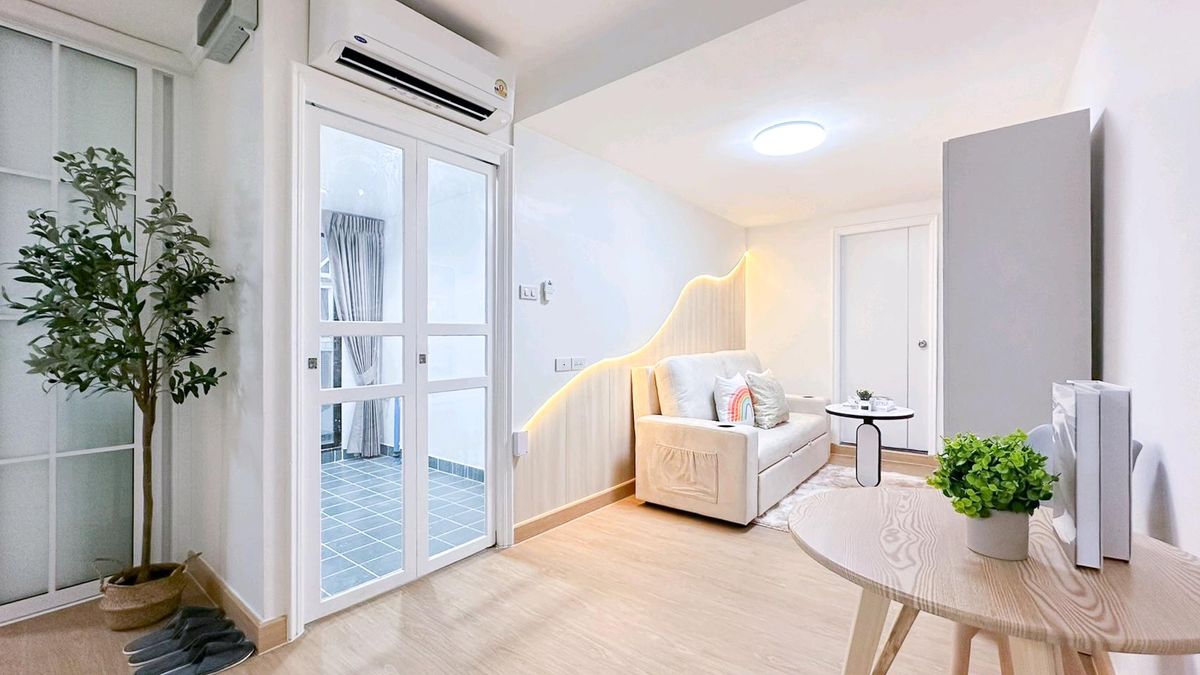 For SaleCondoSathorn, Narathiwat : 🏙🏡 Located in a condo like at home with 🌟LPN, Suan Plu-Sathorn 🌟 2 bedrooms 🎀 Very wide 🚅 Near the sky train.