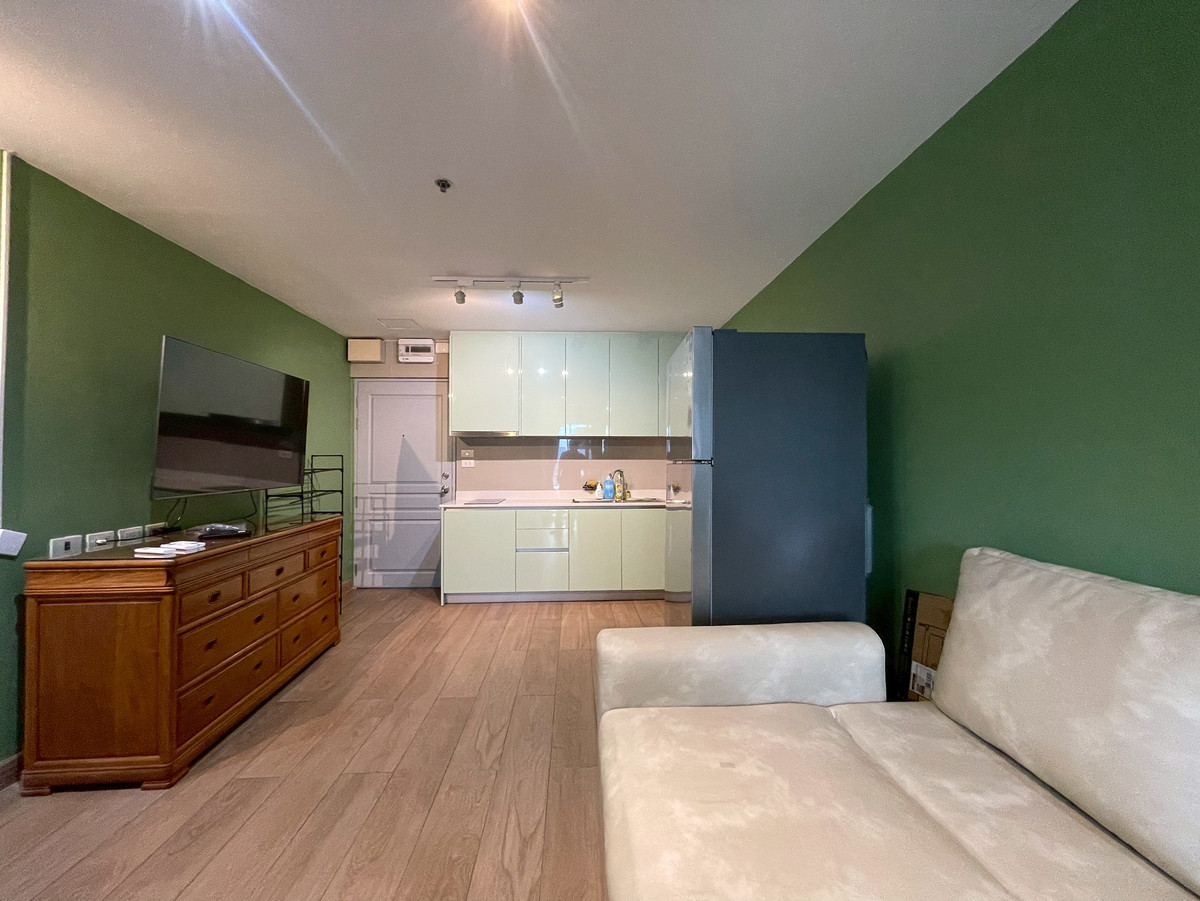 ให้เช่าคอนโดสุขุมวิท อโศก ทองหล่อ : (ปล่อยเช่า) 2 นอน 1 น้ำ 61  ตร.ม. ห้องกว้างอยู่สบาย ย่านสุขุมวิท เฟอร์+เครื่องใช้ไฟฟ้าครบครัน 