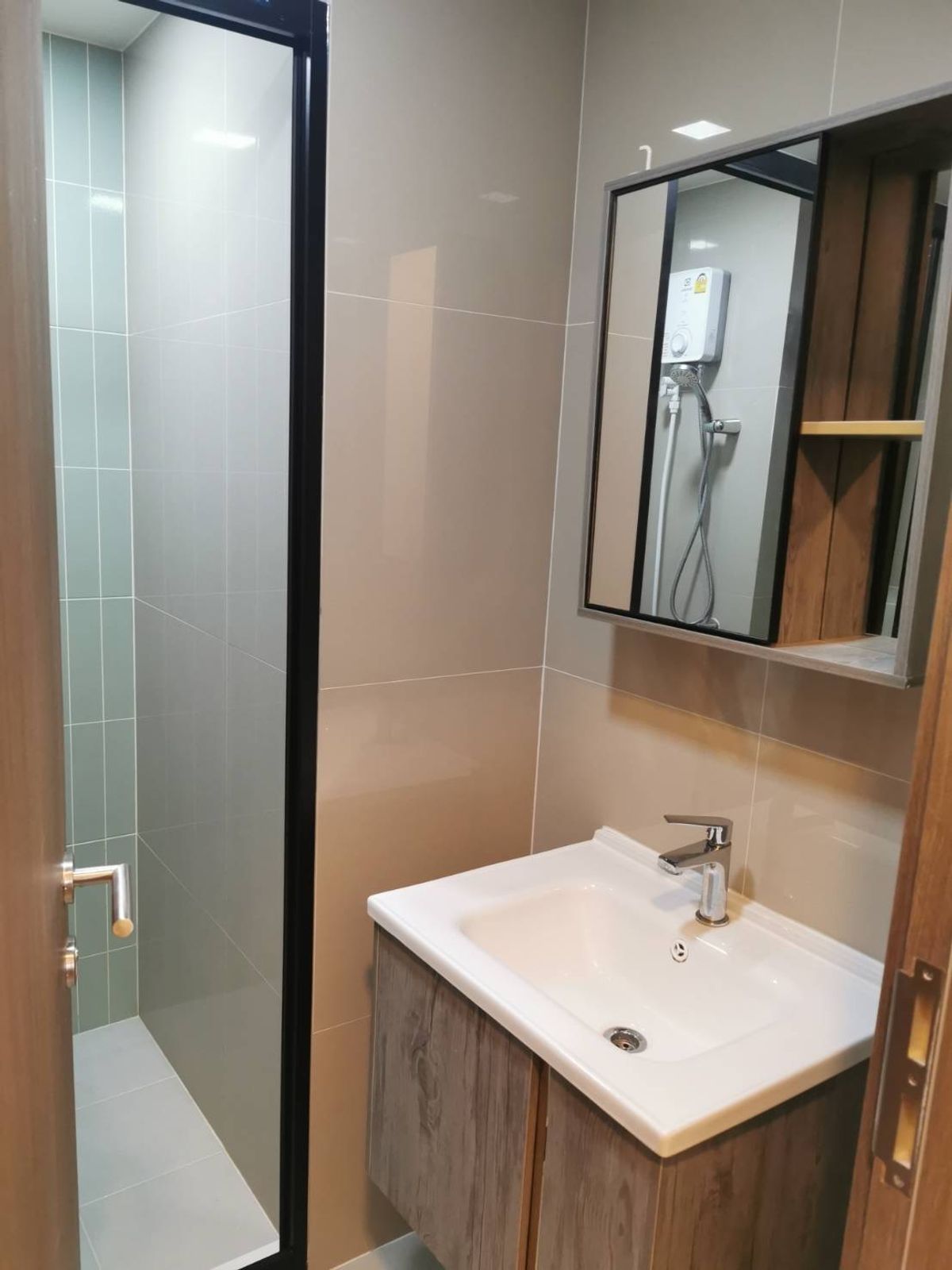 ขายคอนโดบางนา แบริ่ง ลาซาล : ขายด่วน ✨ THE MUVE Bangna ✨ 2 ห้องนอน 2 ห้องน้ำ เฟอร์นิเจอร์ และ เครื่องใช้ไฟฟ้าครบ ใกล้ MEGA