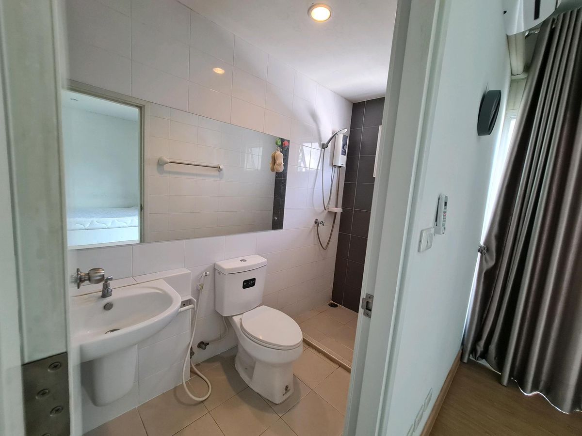 For SaleTownhomePathum Thani,Rangsit, Thammasat : Urgent sale! Townhome in front of the garden Delight the Loft, Don Mueang-Rangsit