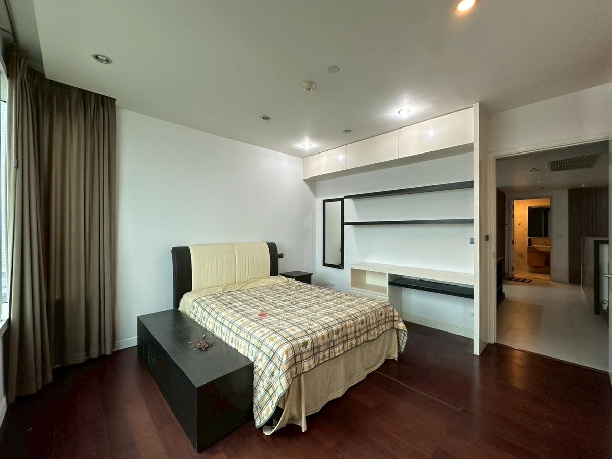 For SaleCondoWitthayu, Chidlom, Langsuan, Ploenchit : For Sale Manhattan Chitlom! 2 Bedroom 88 SQ.M Unfurnished Near Central Chidlom