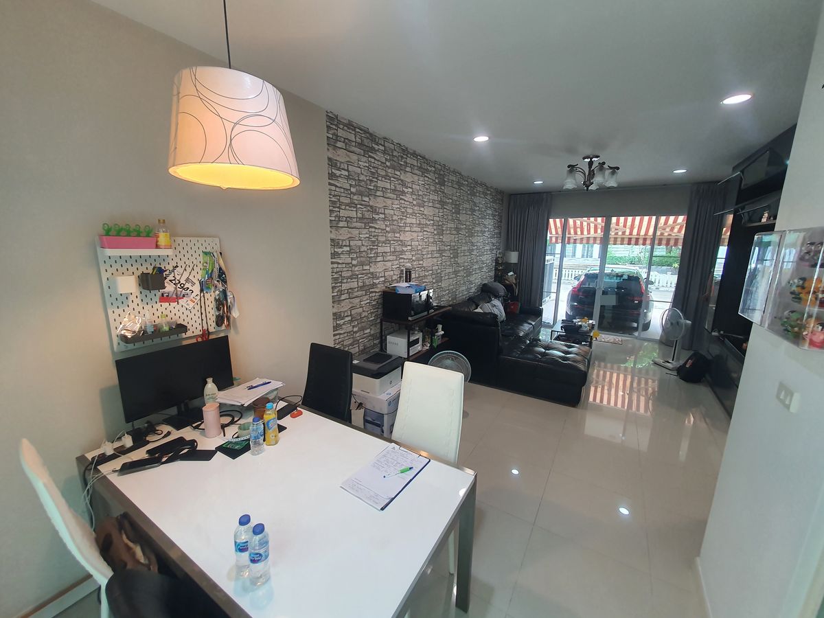 ขายทาวน์โฮมลาดพร้าว101 แฮปปี้แลนด์ : บ้านกลางเมือง ลาดพร้าว 87, ทาวน์โฮม 3 ชั้น, วิวสวน เป็นส่วนตัว ทำเลดี, สไตล์โมเดิร์น ราคาจับต้องได้, ฟังก์ชันครบ หรู คุ้ม พร้อมอยู่ทันที