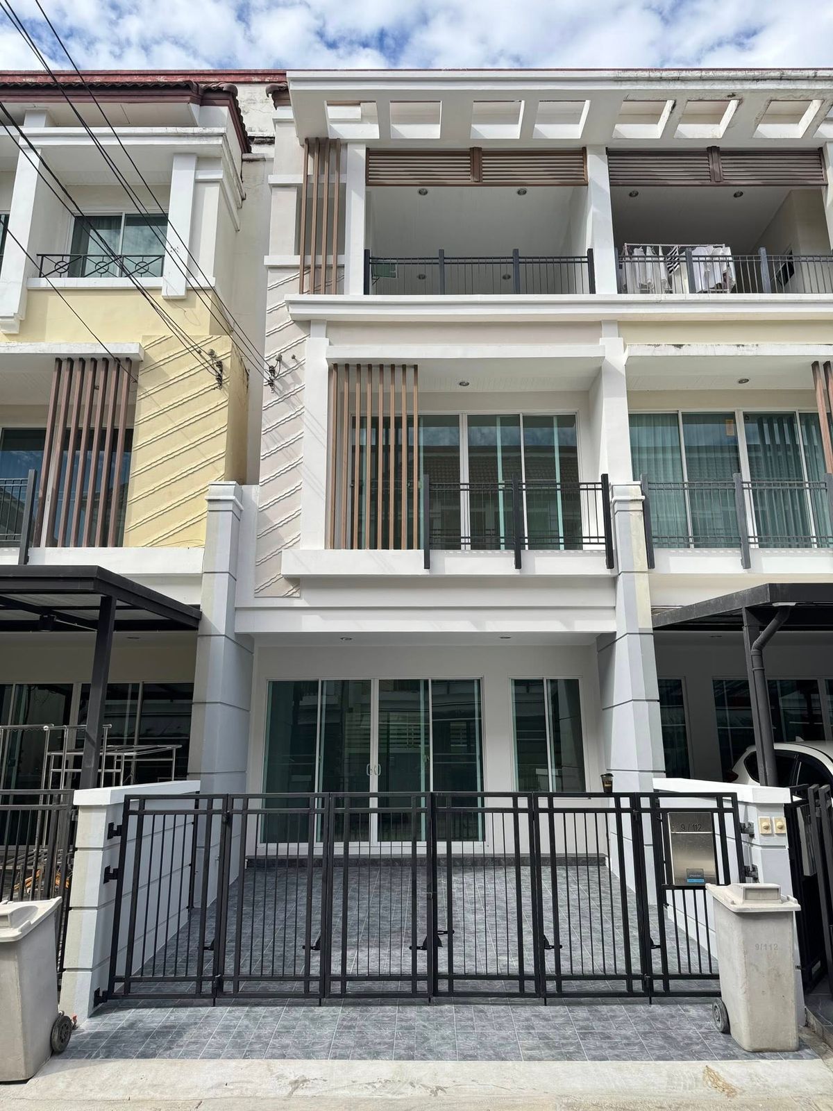 For SaleTownhomeKaset Nawamin,Ladplakao : Ban Klang Mueang Townhouse Erbanian Kaset -Nawamin 2 /3 Bedrooms (Sale), Baan Klang Muang Urbanion Kaset - Nawamin 2 / Townhouse 3 Bedrooms (For Sale) TPM001