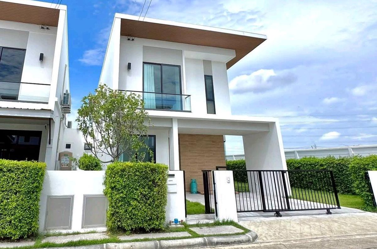 ให้เช่าบ้านบางนา แบริ่ง ลาซาล : บ้านเช่าพร้อมอยู่ ใกล้เมกาบางนา เพียง10 นาที