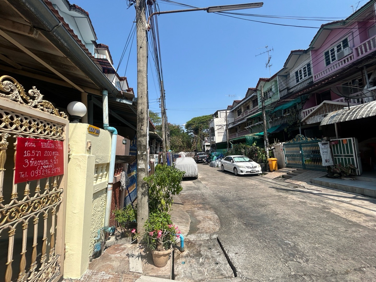 For SaleTownhomeRama 2, Bang Khun Thian : House for sale Sinthawee Grand Village, Rama 2. Area 200 sqm (16.5 sq.wah)