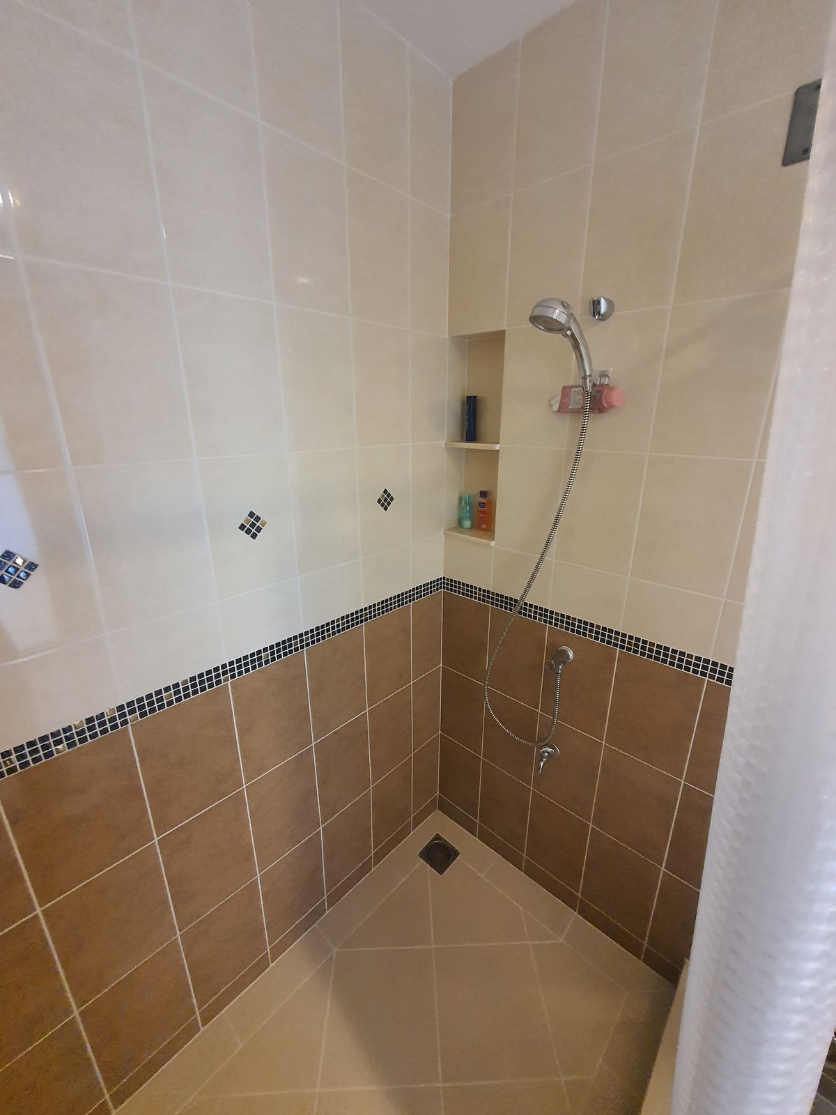 ขายทาวน์โฮมลาดพร้าว101 แฮปปี้แลนด์ : บ้านกลางเมือง ลาดพร้าว 87, ทาวน์โฮม 3 ชั้น, วิวสวน เป็นส่วนตัว ทำเลดี, สไตล์โมเดิร์น ราคาจับต้องได้, ฟังก์ชันครบ หรู คุ้ม พร้อมอยู่ทันที