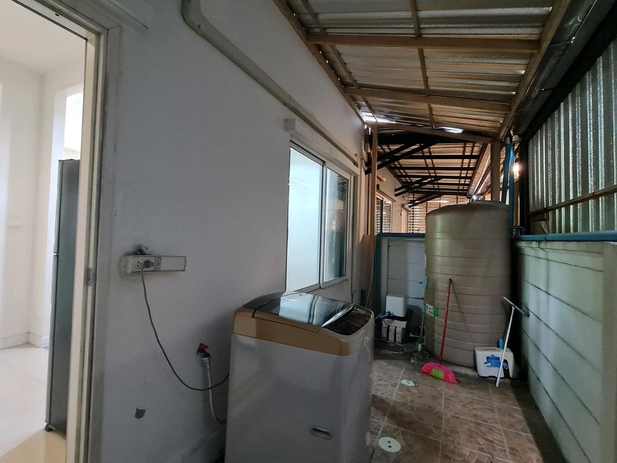 For SaleTownhomePathum Thani,Rangsit, Thammasat : Urgent sale! Townhome in front of the garden Delight the Loft, Don Mueang-Rangsit