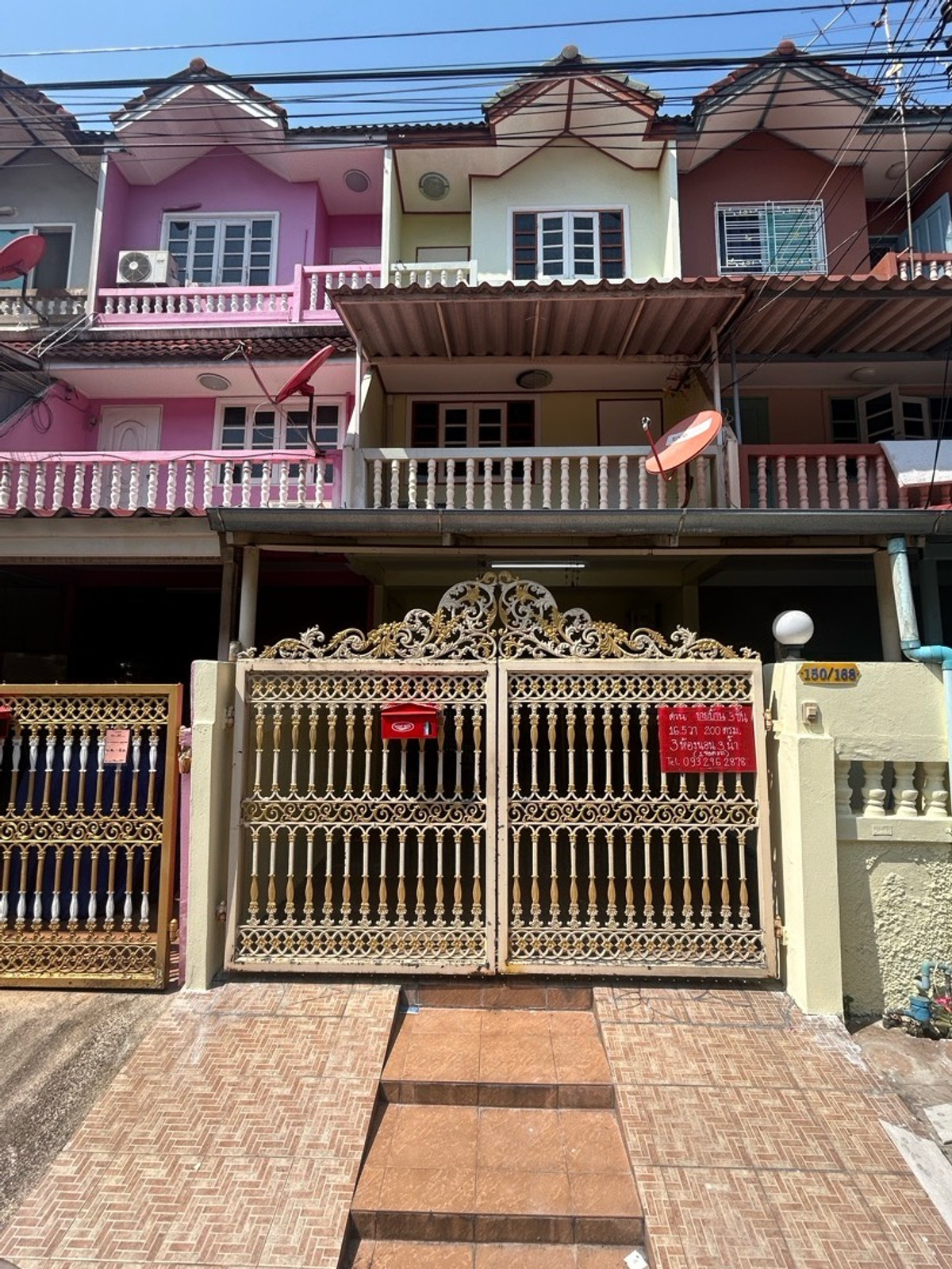 ขายทาวน์โฮมพระราม 2 บางขุนเทียน : เช่าทำไม ซื้อดีกว่า ขายทาวน์เฮาส์ 3 ชั้น หมู่บ้านสินทวี แกรนด์ วิลเลจ พระราม 2. เนื้อที่ 200 ตร.ม (16.5 ตร.วา) 