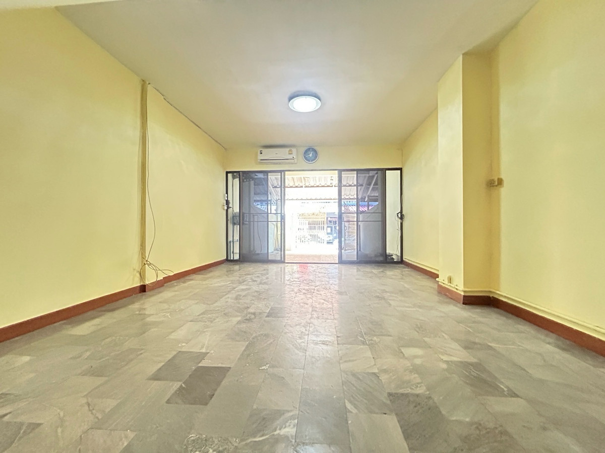 For SaleTownhomeRama 2, Bang Khun Thian : House for sale Sinthawee Grand Village, Rama 2. Area 200 sqm (16.5 sq.wah)