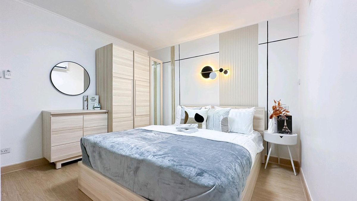 For SaleCondoSathorn, Narathiwat : 🏙🏡 Located in a condo like at home with 🌟LPN, Suan Plu-Sathorn 🌟 2 bedrooms 🎀 Very wide 🚅 Near the sky train.