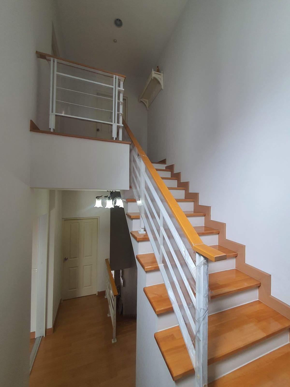 ขายทาวน์โฮมลาดพร้าว101 แฮปปี้แลนด์ : บ้านกลางเมือง ลาดพร้าว 87, ทาวน์โฮม 3 ชั้น, วิวสวน เป็นส่วนตัว ทำเลดี, สไตล์โมเดิร์น ราคาจับต้องได้, ฟังก์ชันครบ หรู คุ้ม พร้อมอยู่ทันที