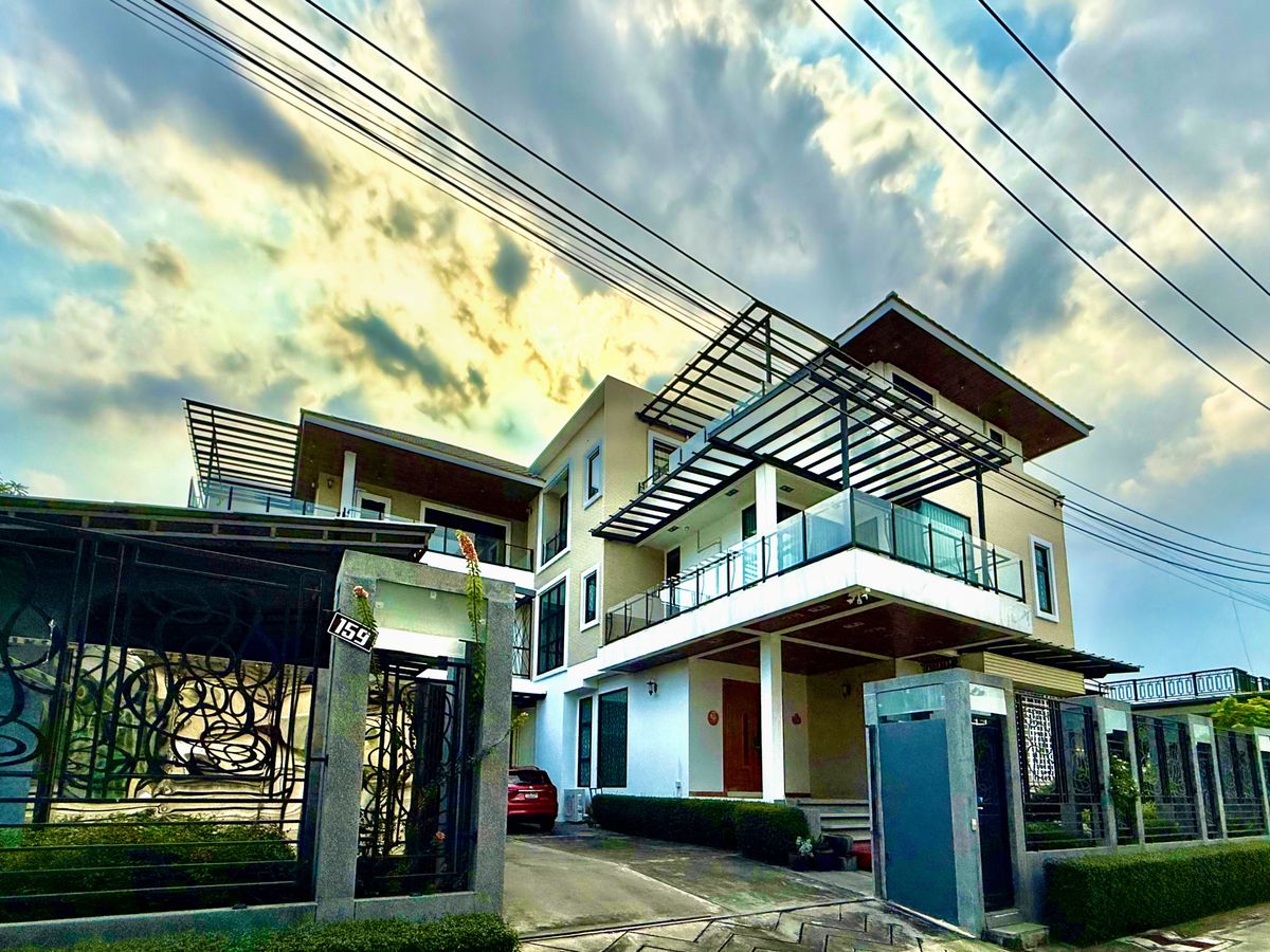 ขายบ้านอ่อนนุช อุดมสุข : ขายบ้านเดี่ยว 3 ชั้นพร้อมที่ดิน 296 ตร.วา  สุขุมวิท 101 กทม.ใกล้ BTS ปุณณวิถี