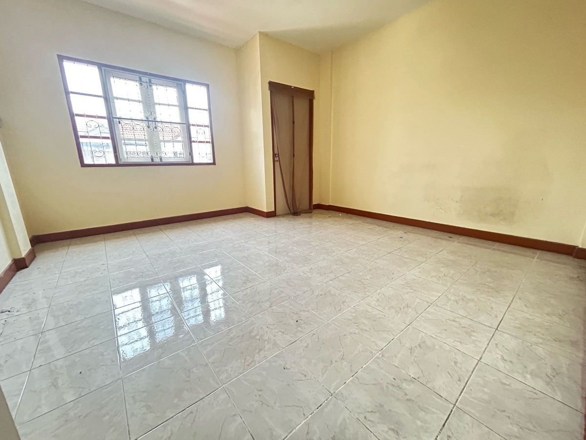 For SaleTownhomeRama 2, Bang Khun Thian : House for sale Sinthawee Grand Village, Rama 2. Area 200 sqm (16.5 sq.wah)