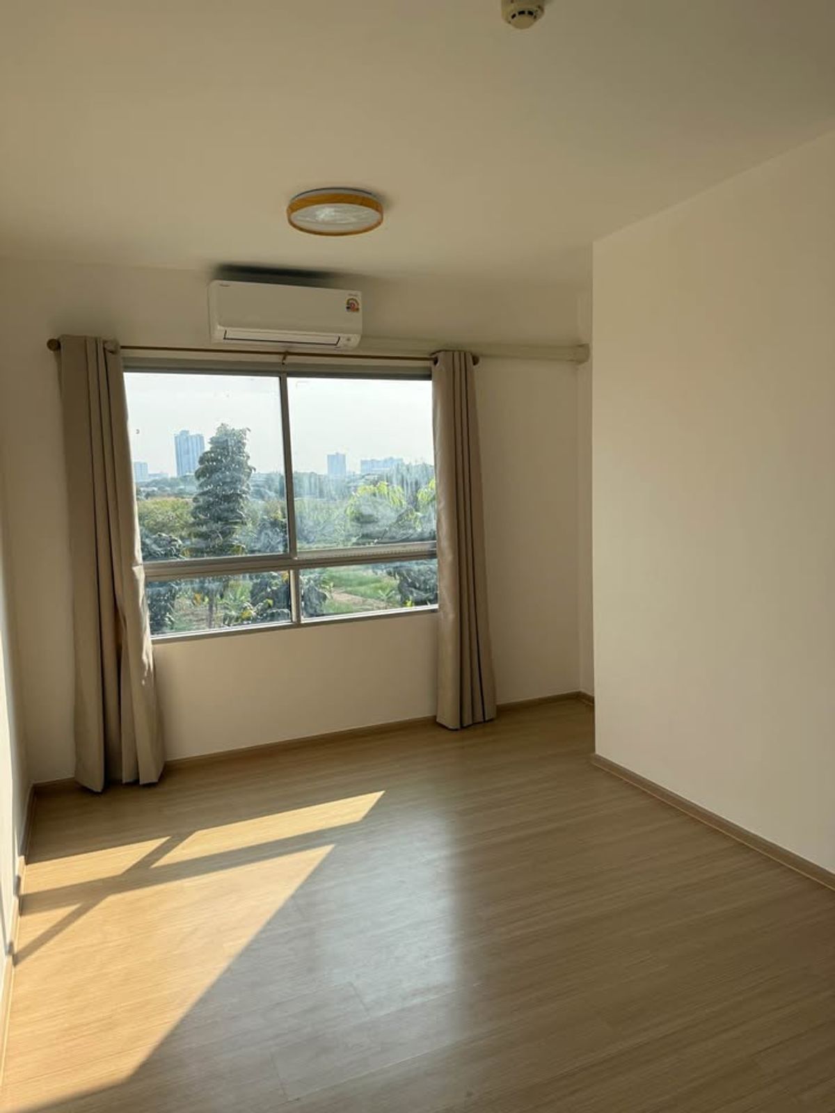 ขายคอนโดรัตนาธิเบศร์ สนามบินน้ำ พระนั่งเกล้า : (18695) Plum Condo Samakkhi