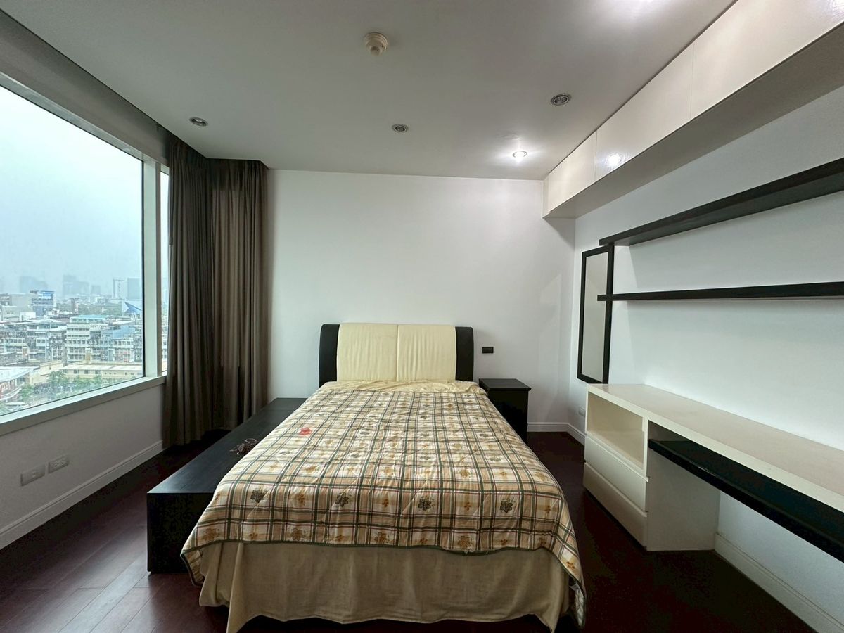 For SaleCondoWitthayu, Chidlom, Langsuan, Ploenchit : For Sale Manhattan Chitlom! 2 Bedroom 88 SQ.M Unfurnished Near Central Chidlom