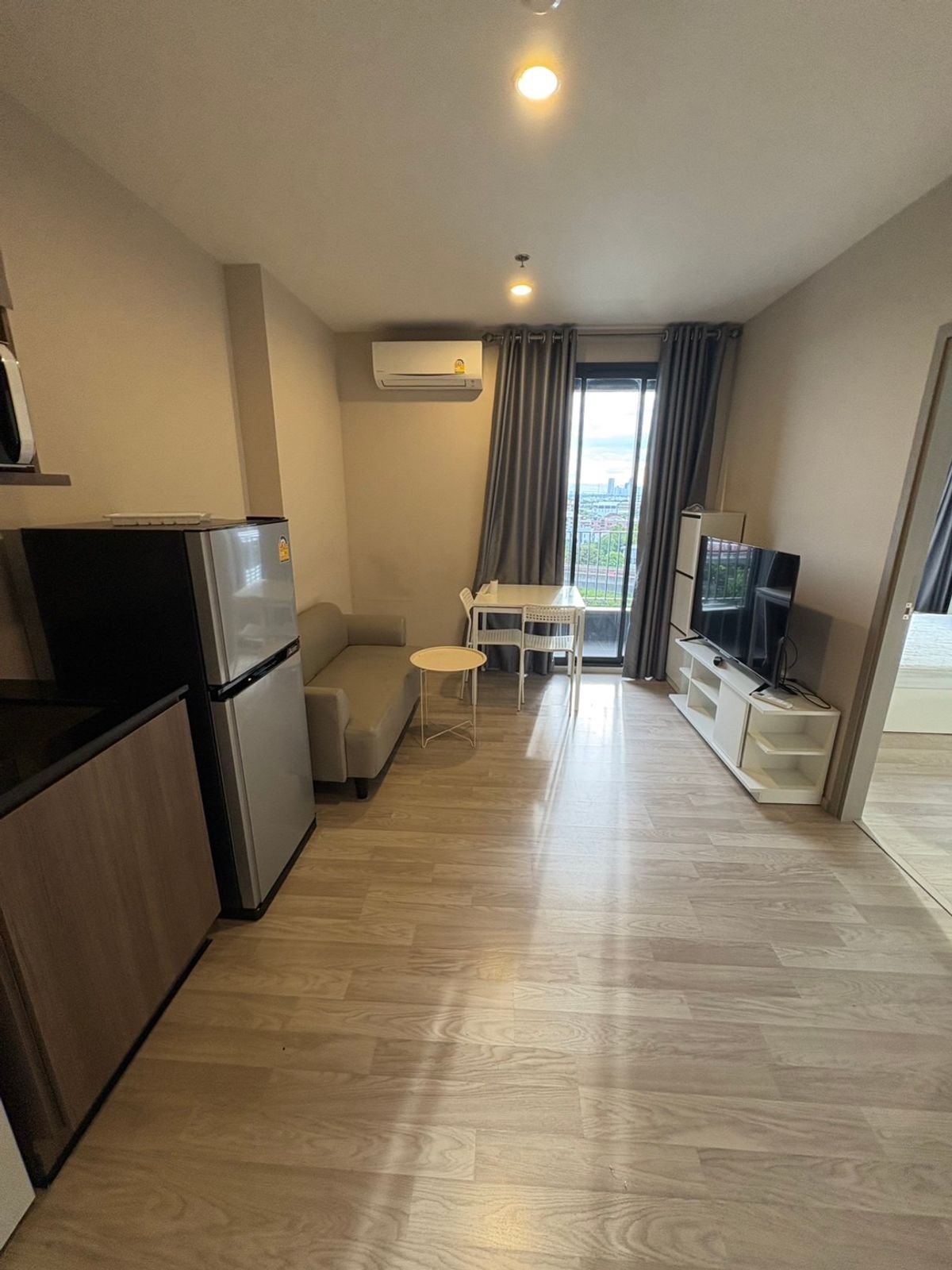 For RentCondoBangna, Bearing, Lasalle : Ideo Mobi Sukhumvit EastPoint condo for rent. Completely decorated with a BTS Bangna BTS BTS only 250 meters !!