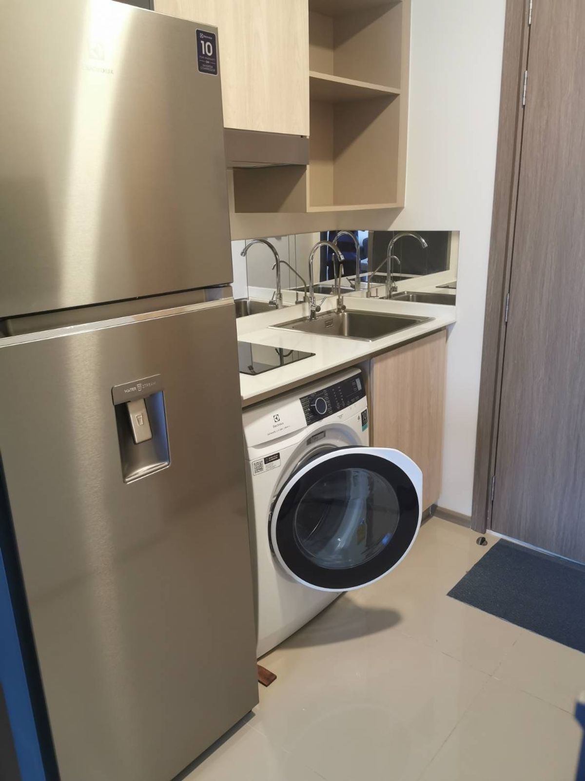 ขายคอนโดบางนา แบริ่ง ลาซาล : ขายด่วน ✨ THE MUVE Bangna ✨ 2 ห้องนอน 2 ห้องน้ำ เฟอร์นิเจอร์ และ เครื่องใช้ไฟฟ้าครบ ใกล้ MEGA