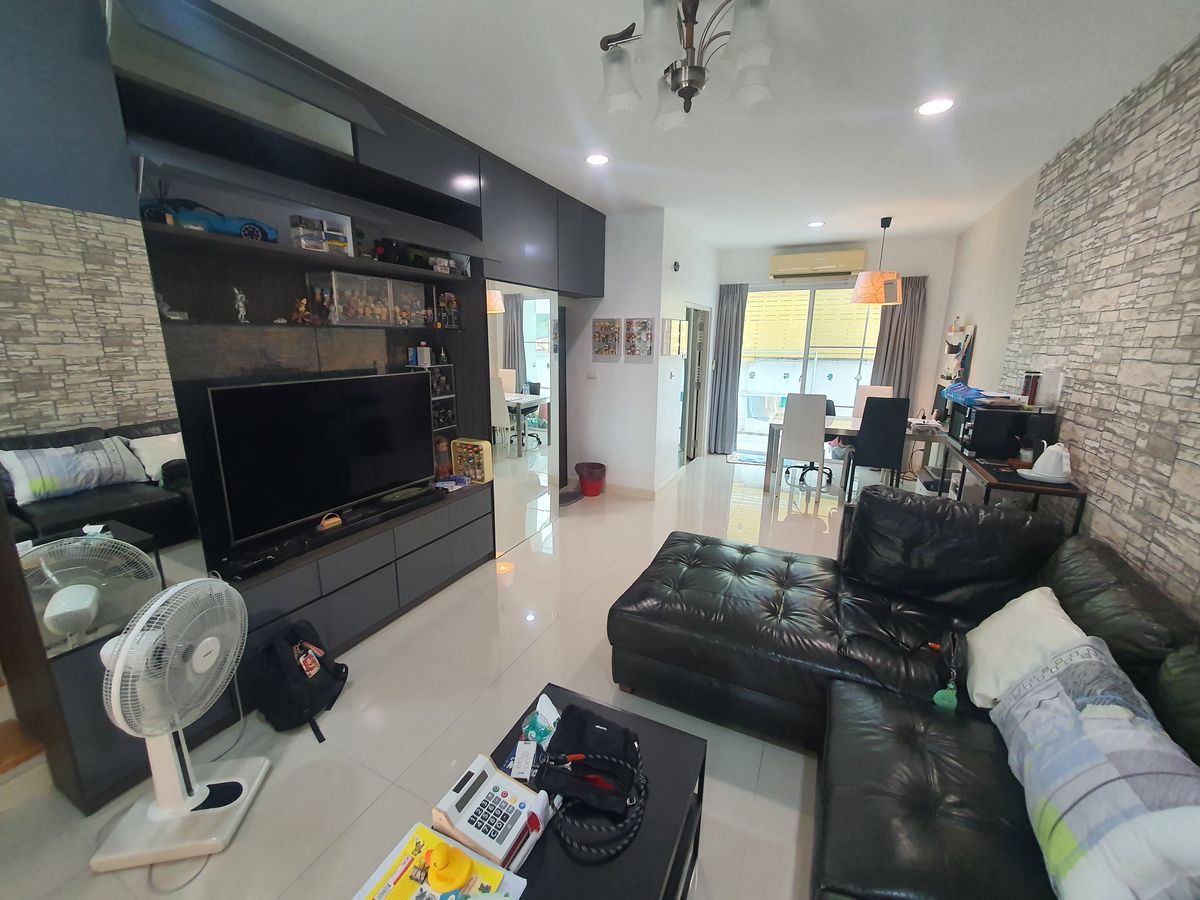 ขายทาวน์โฮมลาดพร้าว101 แฮปปี้แลนด์ : บ้านกลางเมือง ลาดพร้าว 87, ทาวน์โฮม 3 ชั้น, วิวสวน เป็นส่วนตัว ทำเลดี, สไตล์โมเดิร์น ราคาจับต้องได้, ฟังก์ชันครบ หรู คุ้ม พร้อมอยู่ทันที