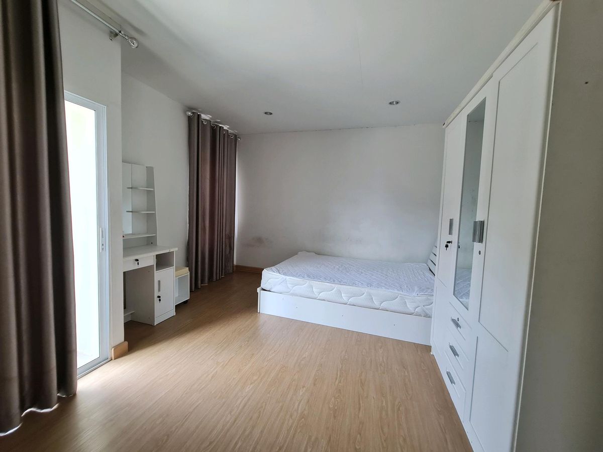 For SaleTownhomePathum Thani,Rangsit, Thammasat : Urgent sale! Townhome in front of the garden Delight the Loft, Don Mueang-Rangsit