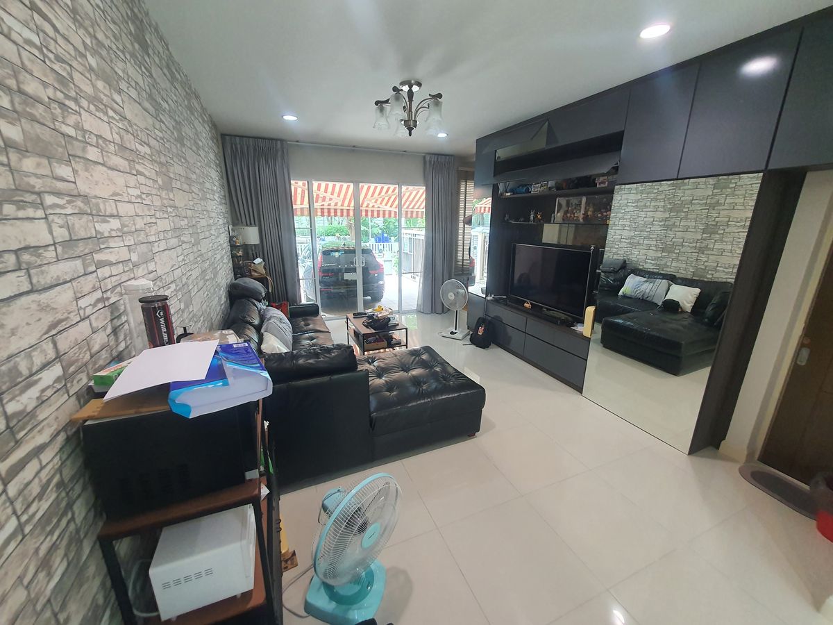 ขายทาวน์โฮมลาดพร้าว101 แฮปปี้แลนด์ : บ้านกลางเมือง ลาดพร้าว 87, ทาวน์โฮม 3 ชั้น, วิวสวน เป็นส่วนตัว ทำเลดี, สไตล์โมเดิร์น ราคาจับต้องได้, ฟังก์ชันครบ หรู คุ้ม พร้อมอยู่ทันที