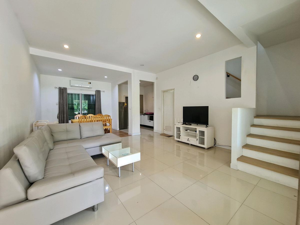 For SaleTownhomePathum Thani,Rangsit, Thammasat : Urgent sale! Townhome in front of the garden Delight the Loft, Don Mueang-Rangsit