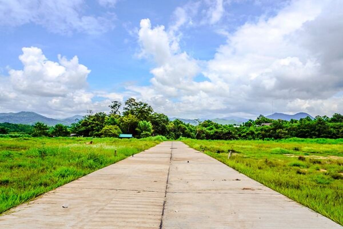 ขายที่ดินแม่ฮ่องสอน :  ขายที่ดินวิวเขา แม่ฮ่องสอน – ต.แม่นาเติง อ.ปาย ( 385.5 ตรว.) - ที่ดินตั้งอยู่ในพื้นที่ธรรมชาติ เงียบสงบ ล้อมรอบด้วยวิวภูเขา
