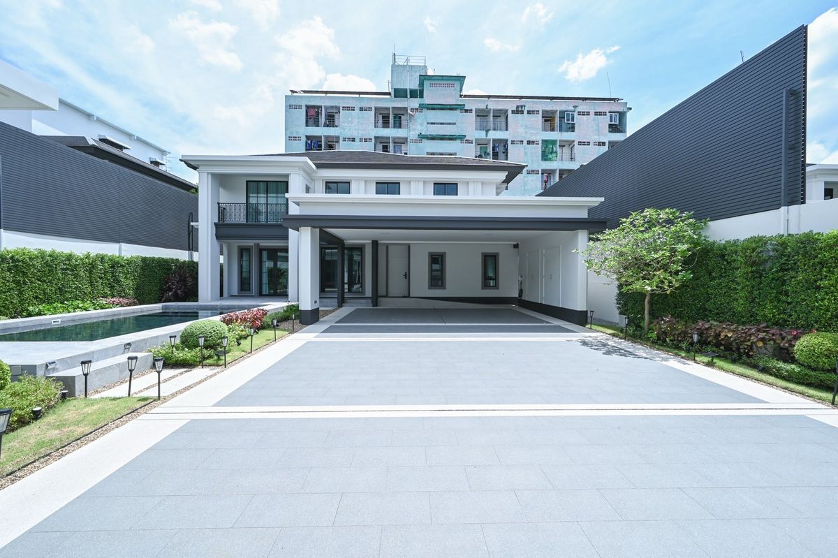 HouseSamut Prakan,Samrong : Private Pool Residence at Else Bearing