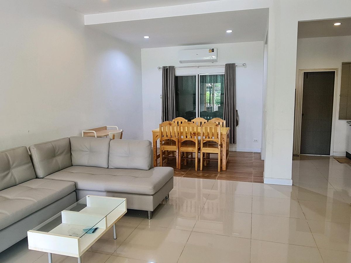 For SaleTownhomePathum Thani,Rangsit, Thammasat : Urgent sale! Townhome in front of the garden Delight the Loft, Don Mueang-Rangsit