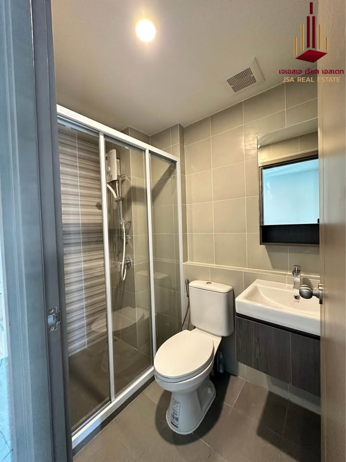 For RentCondoKasetsart, Ratchayothin : ✨ For Rent: Aspire Ratchayothin Condo ✨ 💰 ONLY THB/Month