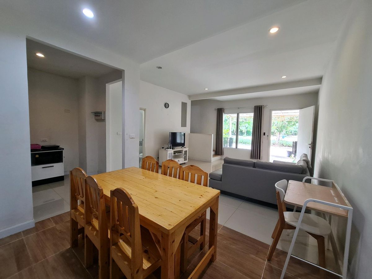 For SaleTownhomePathum Thani,Rangsit, Thammasat : Urgent sale! Townhome in front of the garden Delight the Loft, Don Mueang-Rangsit