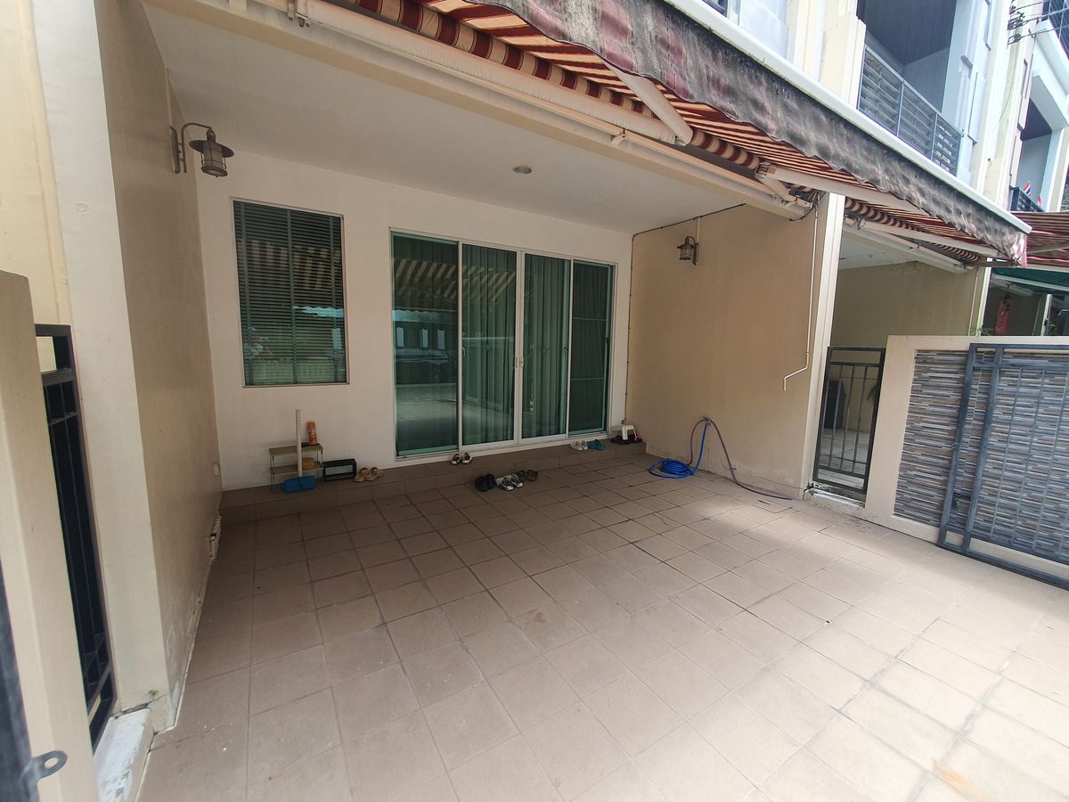 ขายทาวน์โฮมลาดพร้าว101 แฮปปี้แลนด์ : บ้านกลางเมือง ลาดพร้าว 87, ทาวน์โฮม 3 ชั้น, วิวสวน เป็นส่วนตัว ทำเลดี, สไตล์โมเดิร์น ราคาจับต้องได้, ฟังก์ชันครบ หรู คุ้ม พร้อมอยู่ทันที