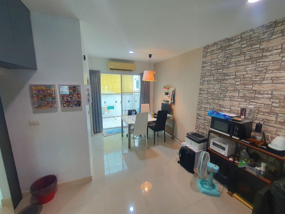 ขายทาวน์โฮมลาดพร้าว101 แฮปปี้แลนด์ : บ้านกลางเมือง ลาดพร้าว 87, ทาวน์โฮม 3 ชั้น, วิวสวน เป็นส่วนตัว ทำเลดี, สไตล์โมเดิร์น ราคาจับต้องได้, ฟังก์ชันครบ หรู คุ้ม พร้อมอยู่ทันที