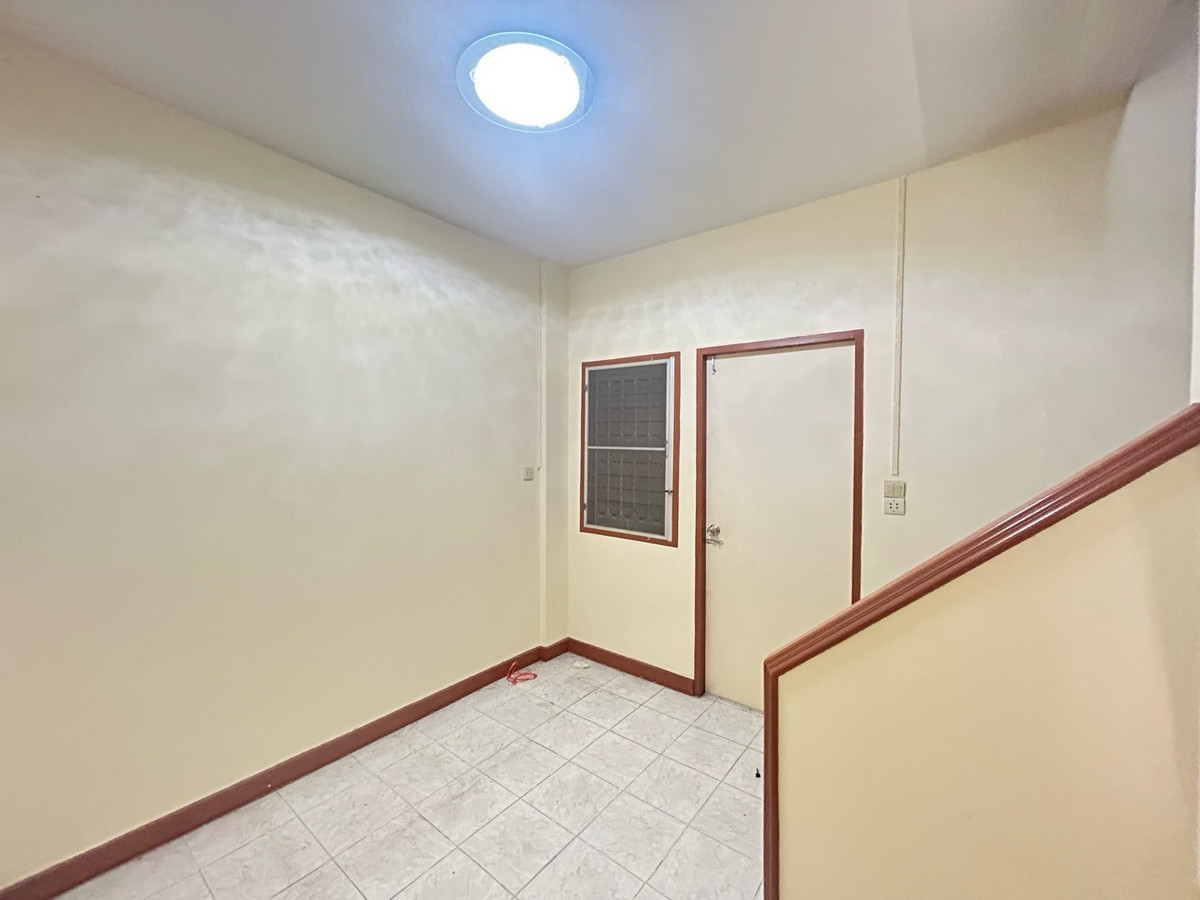 For SaleTownhomeRama 2, Bang Khun Thian : House for sale Sinthawee Grand Village, Rama 2. Area 200 sqm (16.5 sq.wah)