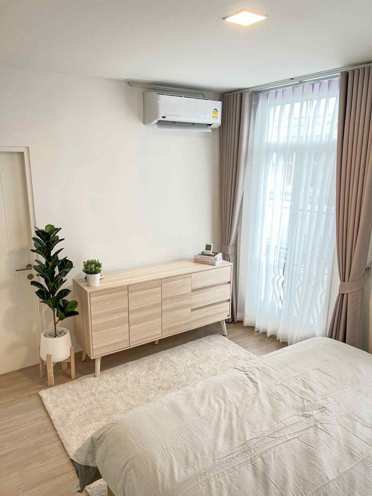 ให้เช่าทาวน์โฮมบางนา แบริ่ง ลาซาล : ทาวน์เฮ้าส์ให้เช่า 📍 Indy 2 Bangna-Ramkhamhaeng 2 📍 3 ห้องนอน 3 ห้องน้ำ เฟอร์นิเจอร์ และ เครื่องใช้ไฟฟ้าครบ 