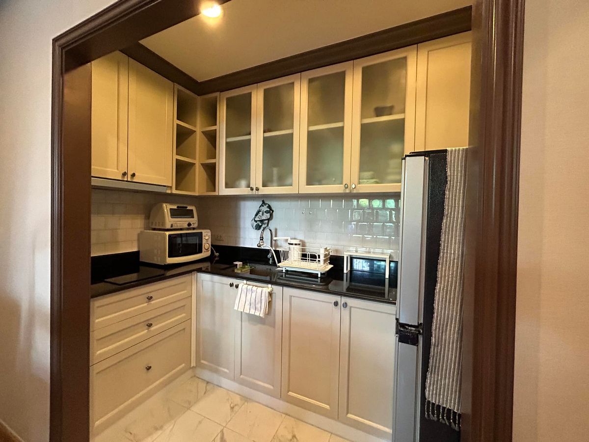 For SaleCondoSiam Paragon ,Chulalongkorn,Samyan : The Reserve Kasemsan 3【𝐒𝐄𝐋𝐋 & 𝐑𝐄𝐍𝐓】🔥Classic-style 2-bedroom unit with spacious living space and bathtub! Near BTS National Stadium🔥  Contact Line ID: @hacondo