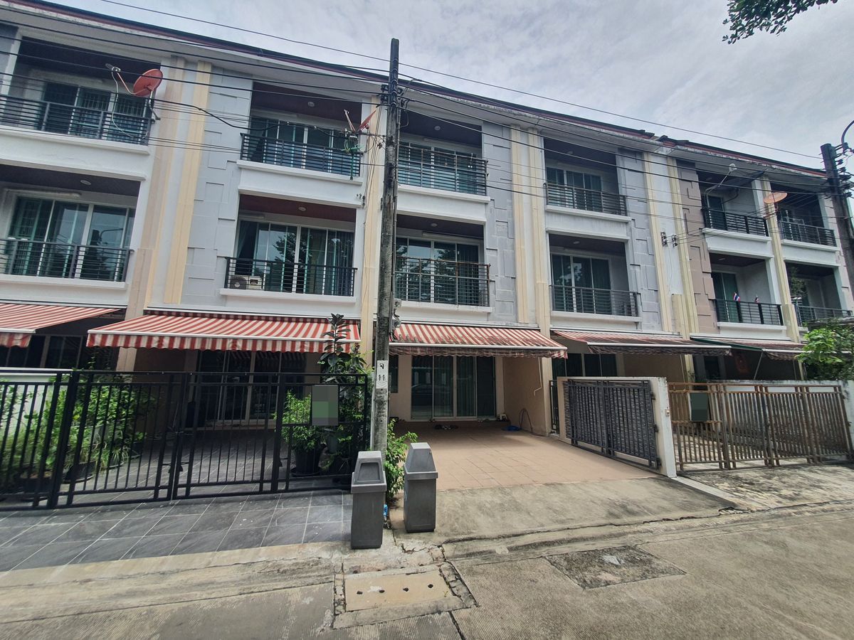 ขายทาวน์โฮมลาดพร้าว101 แฮปปี้แลนด์ : บ้านกลางเมือง ลาดพร้าว 87, ทาวน์โฮม 3 ชั้น, วิวสวน เป็นส่วนตัว ทำเลดี, สไตล์โมเดิร์น ราคาจับต้องได้, ฟังก์ชันครบ หรู คุ้ม พร้อมอยู่ทันที