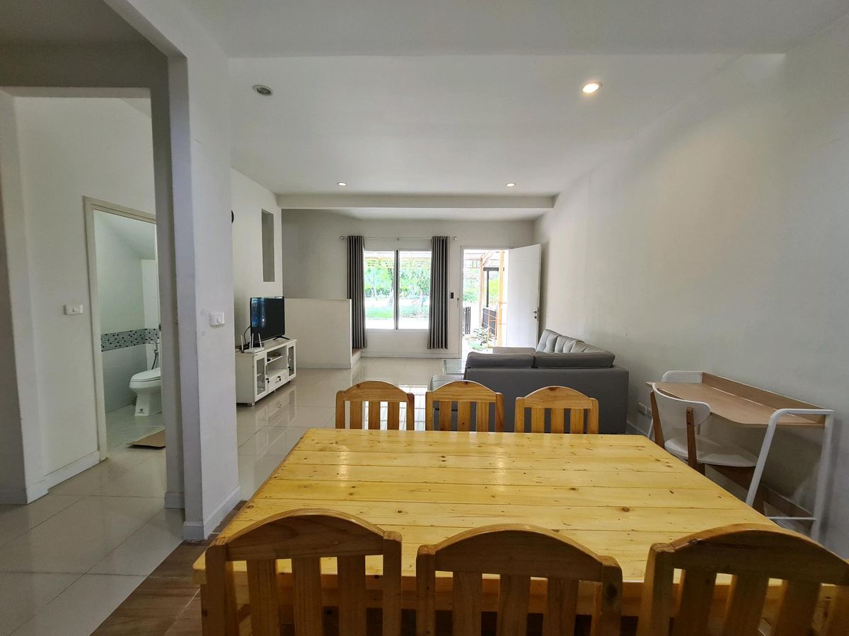 For SaleTownhomePathum Thani,Rangsit, Thammasat : Urgent sale! Townhome in front of the garden Delight the Loft, Don Mueang-Rangsit