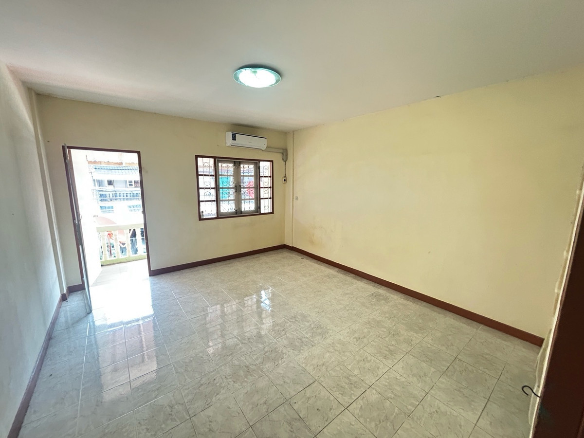 For SaleTownhomeRama 2, Bang Khun Thian : House for sale Sinthawee Grand Village, Rama 2. Area 200 sqm (16.5 sq.wah)