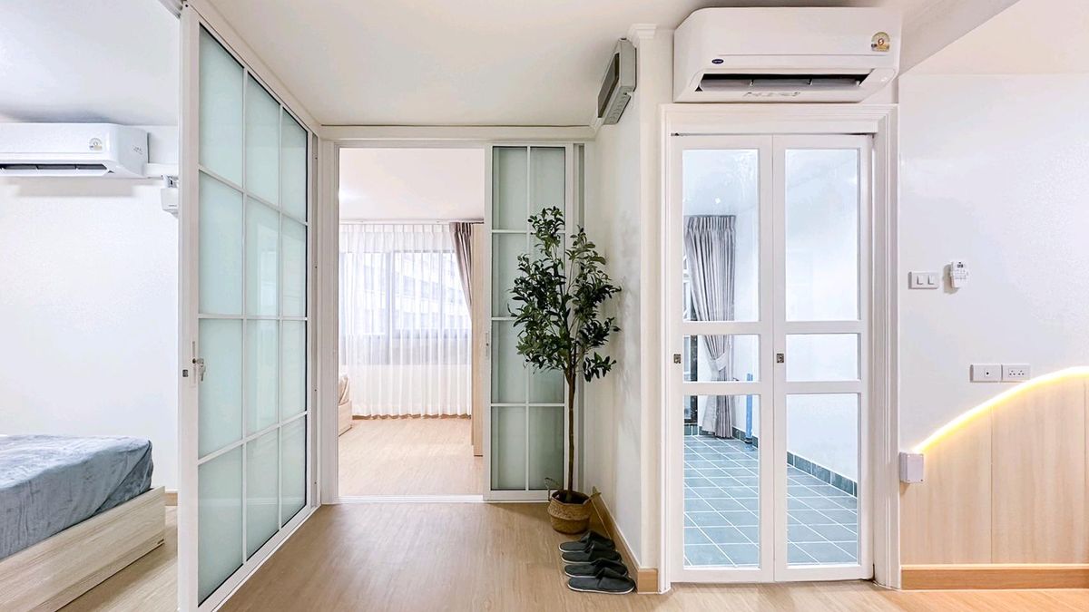For SaleCondoSathorn, Narathiwat : 🏙🏡 Located in a condo like at home with 🌟LPN, Suan Plu-Sathorn 🌟 2 bedrooms 🎀 Very wide 🚅 Near the sky train.
